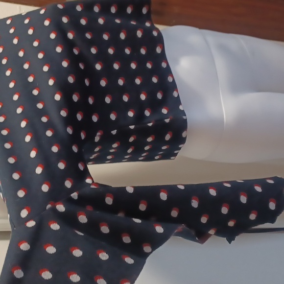 Top - Picture 3 of 4